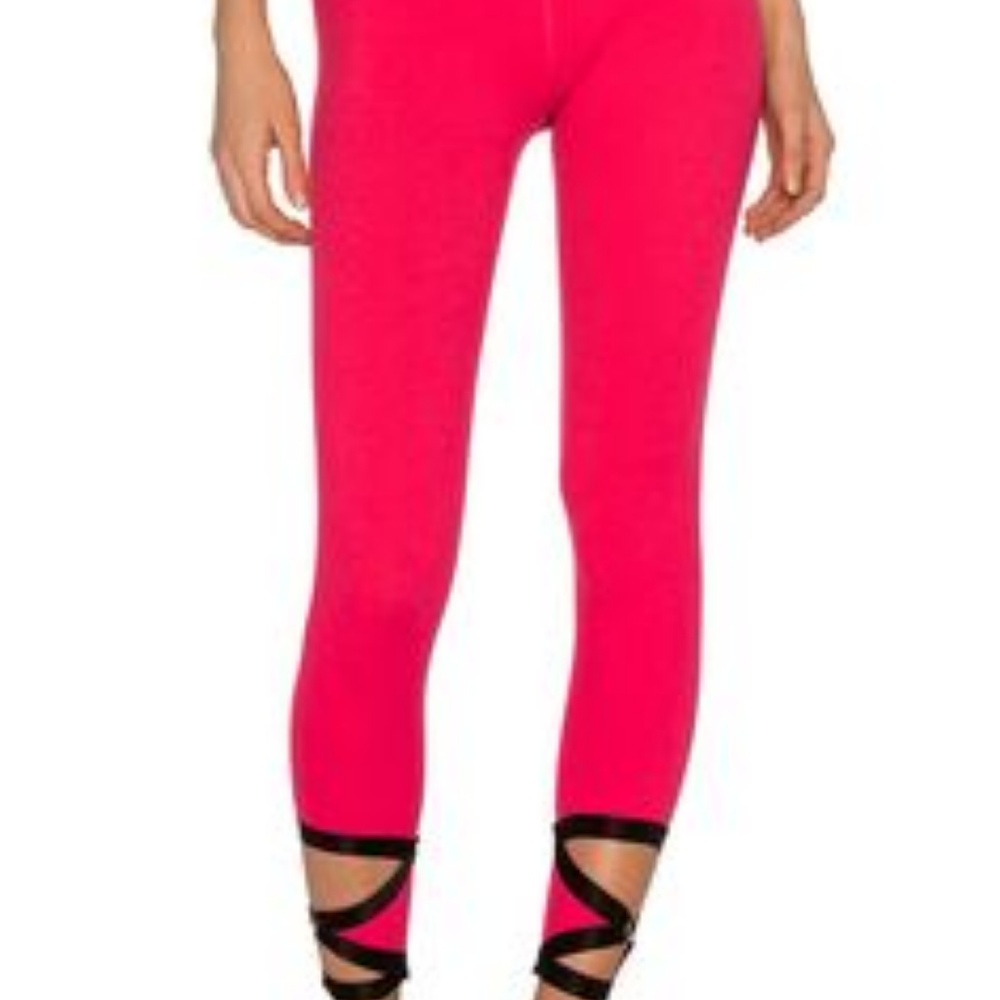 Beyond Yoga bright pink leggings